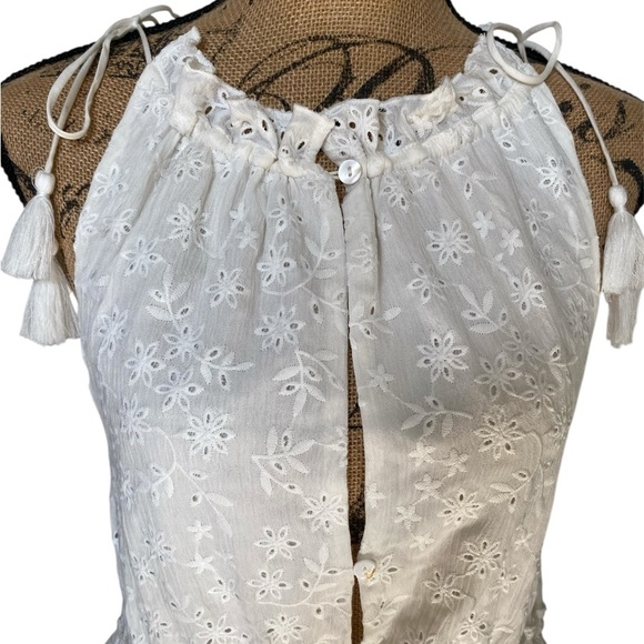 Skylar + Madison NEW White Eyelet Keyhole Smocked Summer Mini Dress Womens Small - Picture 7 of 13